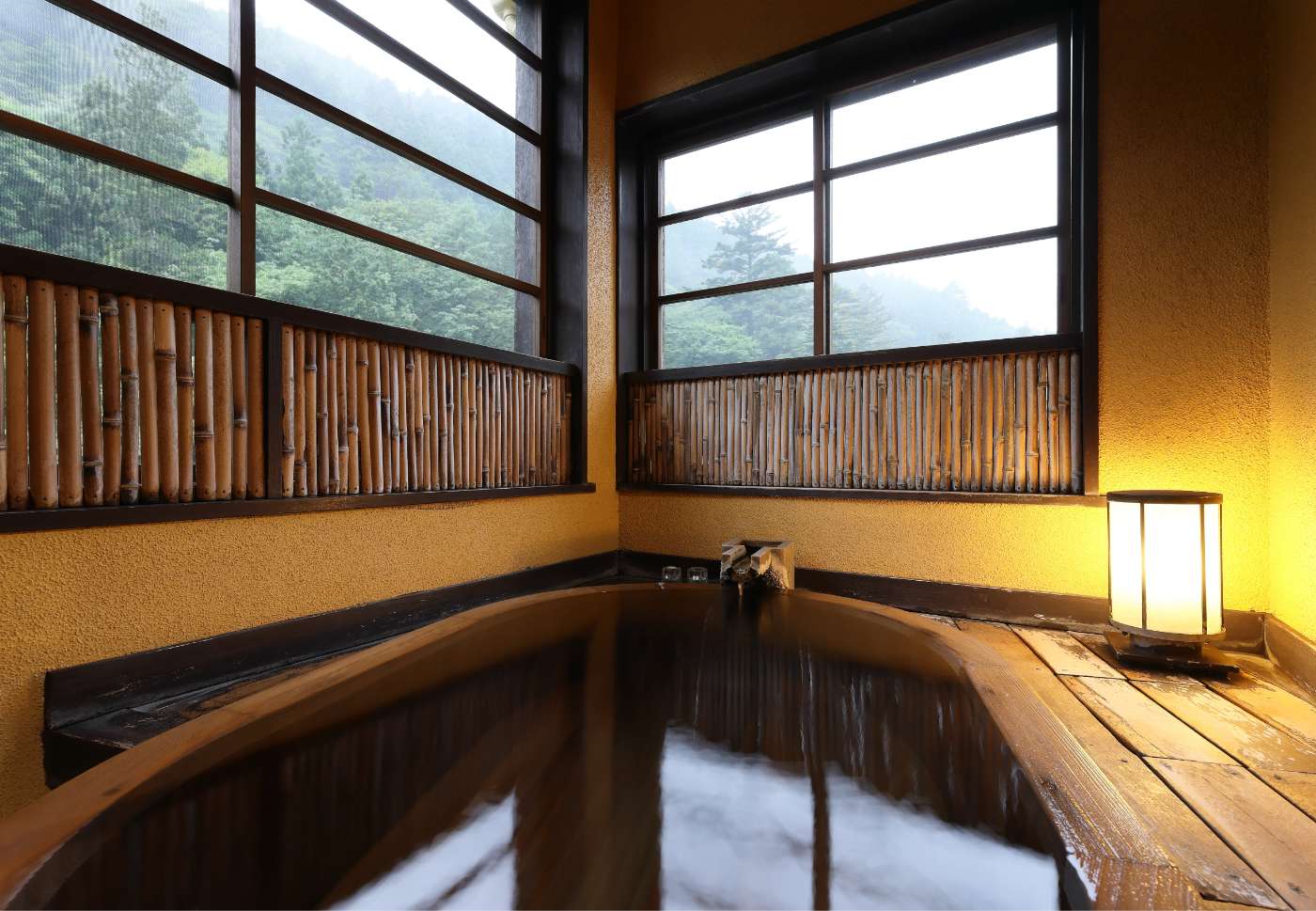 水天の半露天風呂の画像